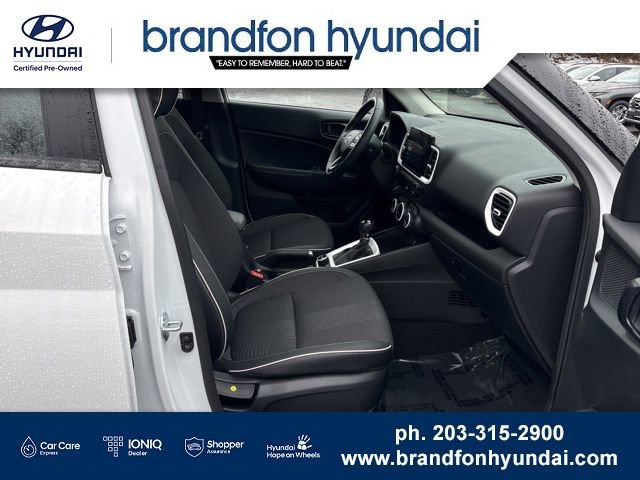 Certified 2025 Hyundai Venue Limited FWD image 27