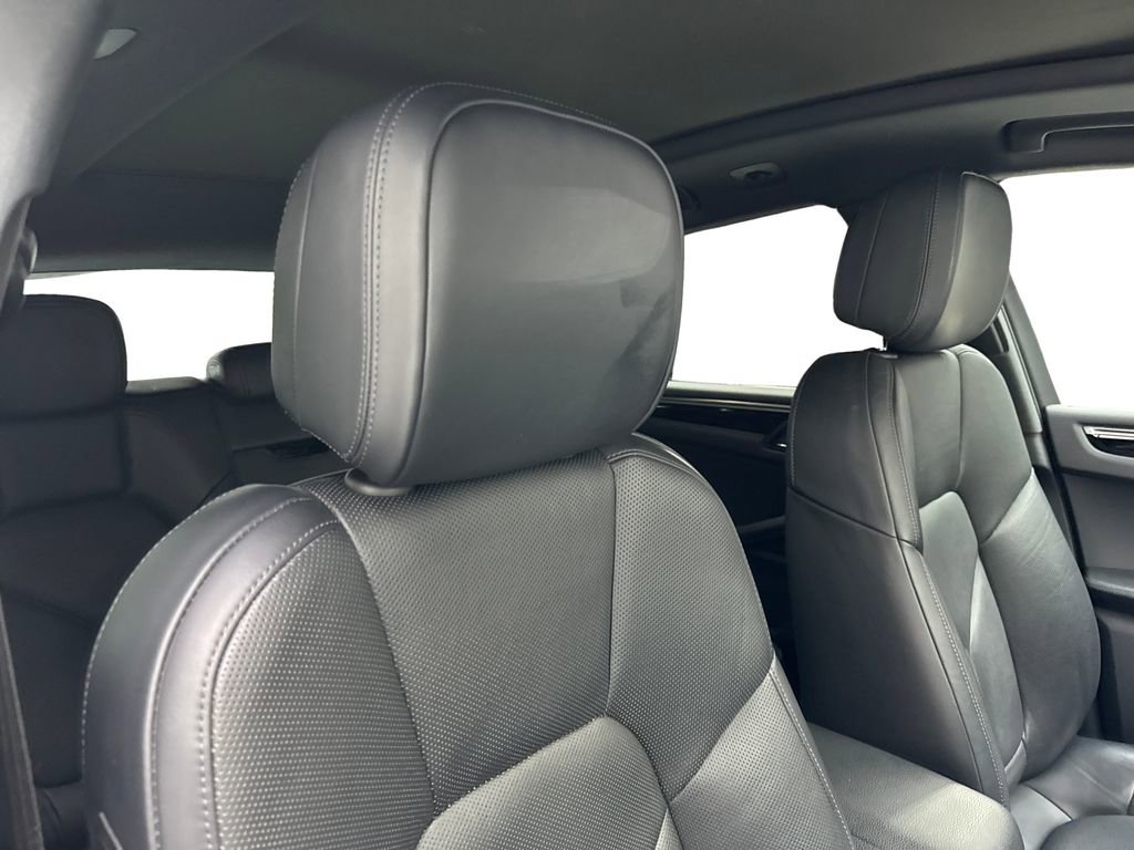 Used 2023 Porsche Macan image 44