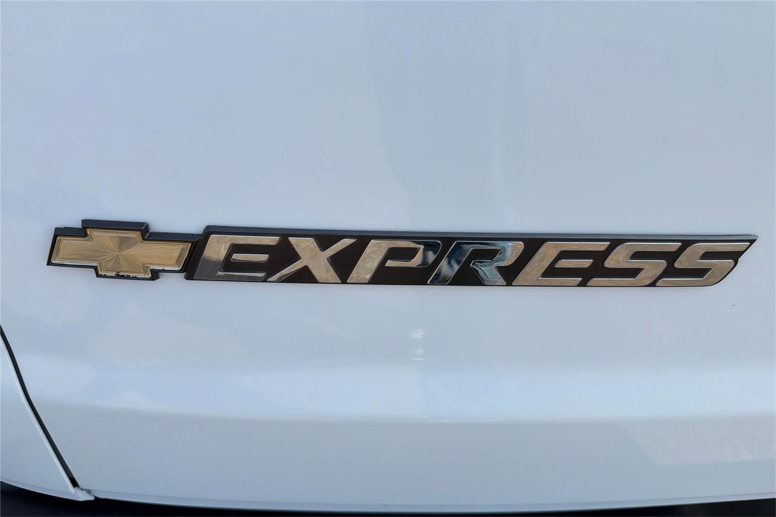 Used 2023 Chevrolet Express 2500 Extended w/ Driver Convenience Package RWD image 20