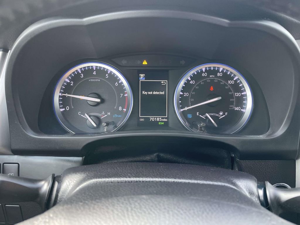 Used 2019 Toyota Highlander XLE image 38