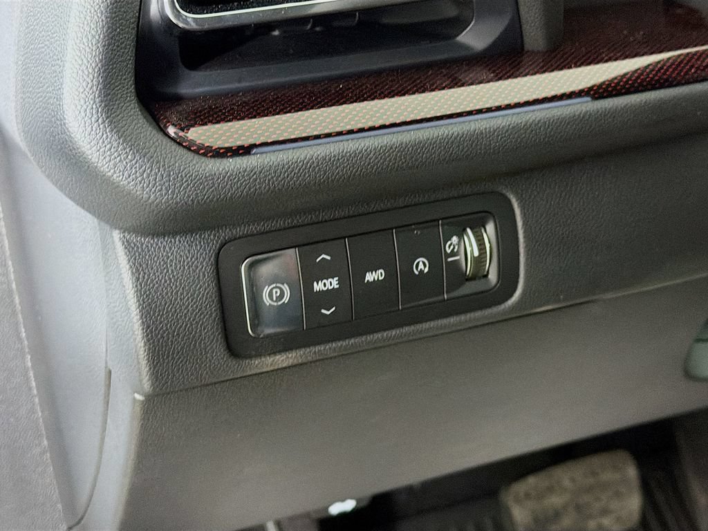 New 2026 Chevrolet Traverse RS w/ LPO, Floor Liner Package AWD/4WD image 10