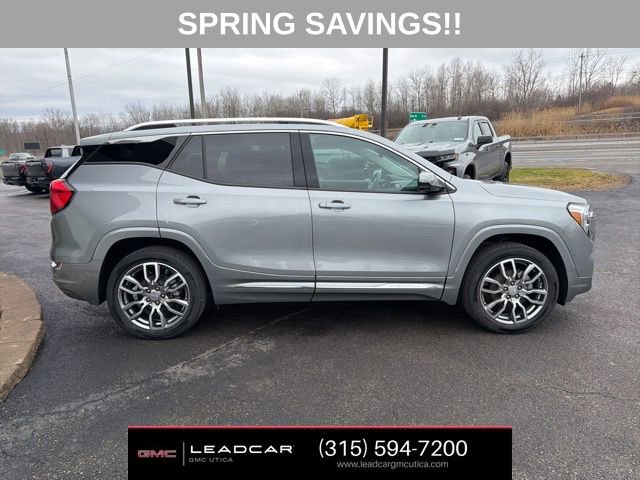 Used 2023 GMC Terrain Denali w/ Denali Premium Package image 7