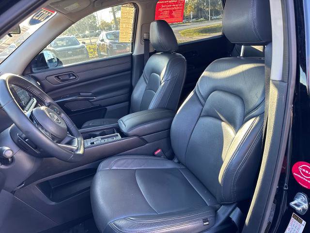 Certified 2023 Nissan Pathfinder SV w/ Black Appearance Package image 22