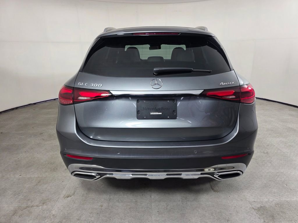 Used 2023 Mercedes-Benz GLC 300 4MATIC image 5