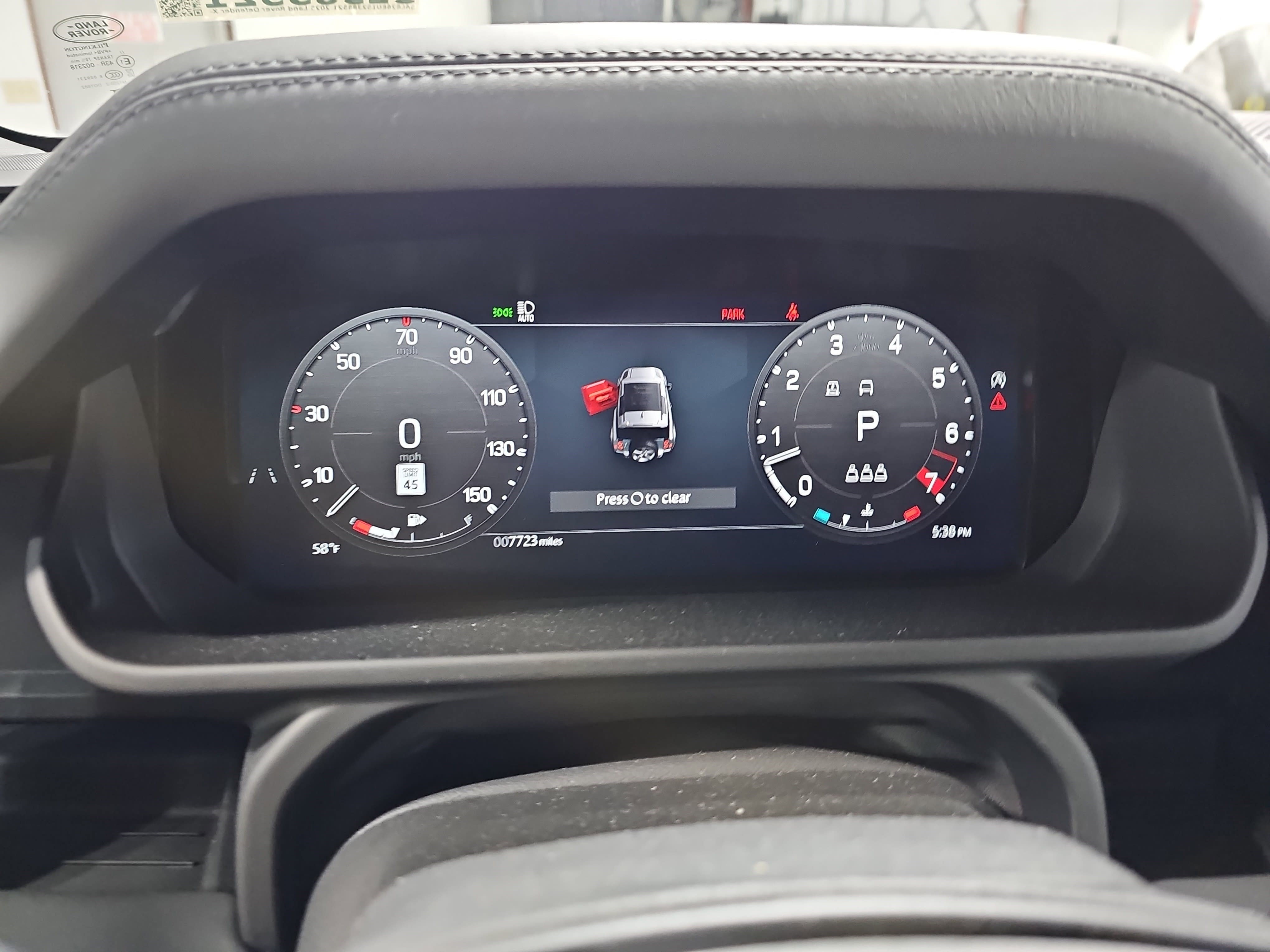 Used 2025 Land Rover Defender 90 X-Dynamic SE image 21