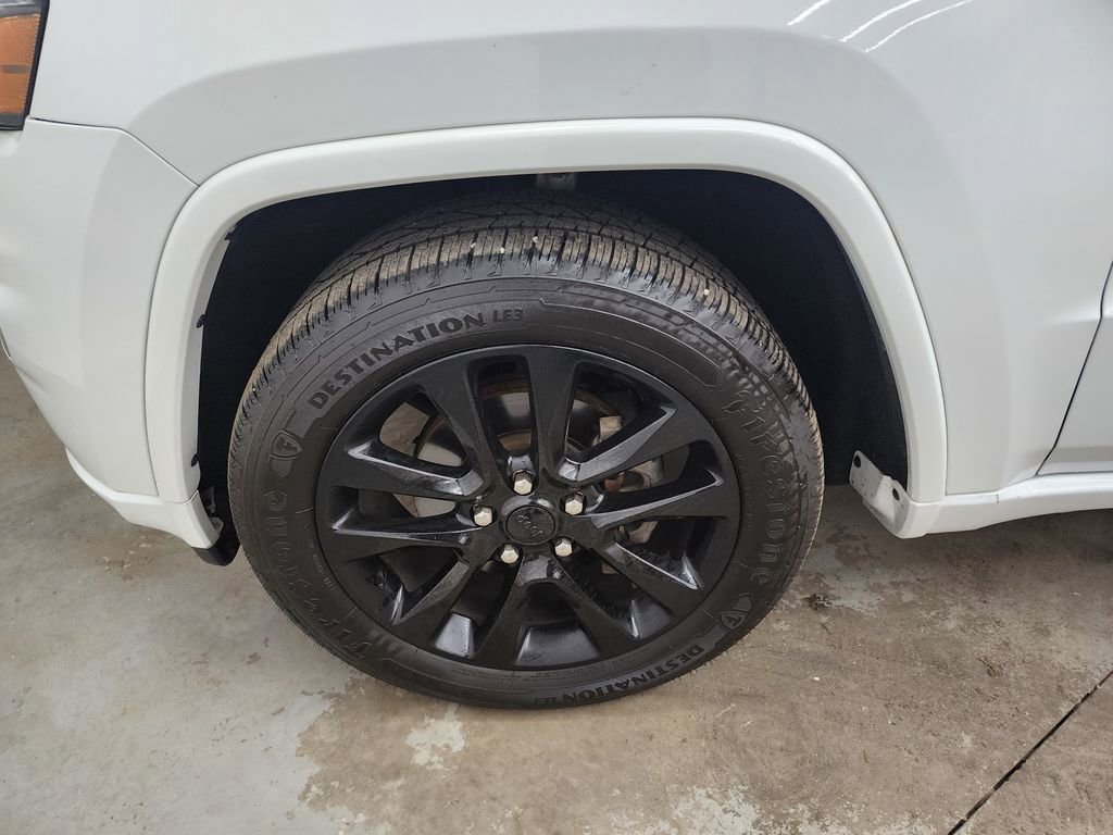 Used 2019 Jeep Grand Cherokee Altitude image 36