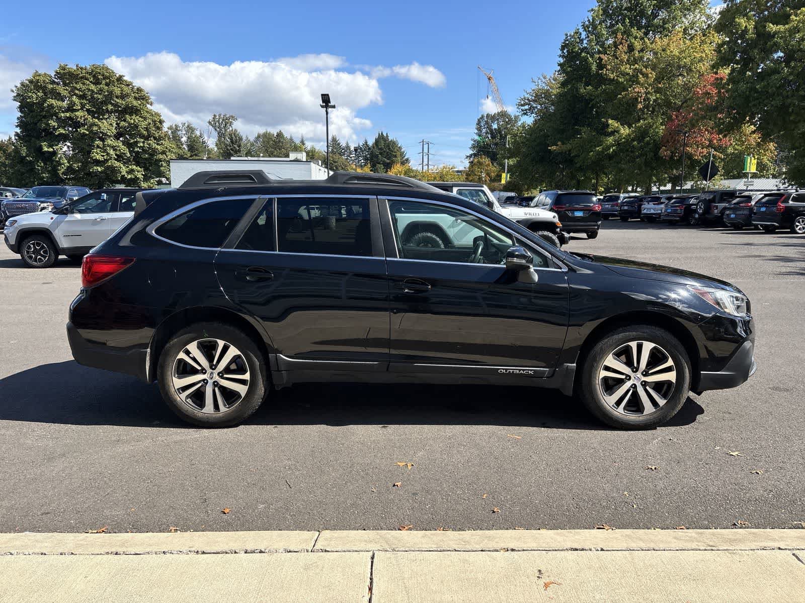 Used 2018 Subaru Outback 2.5i Limited AWD/4WD image 5