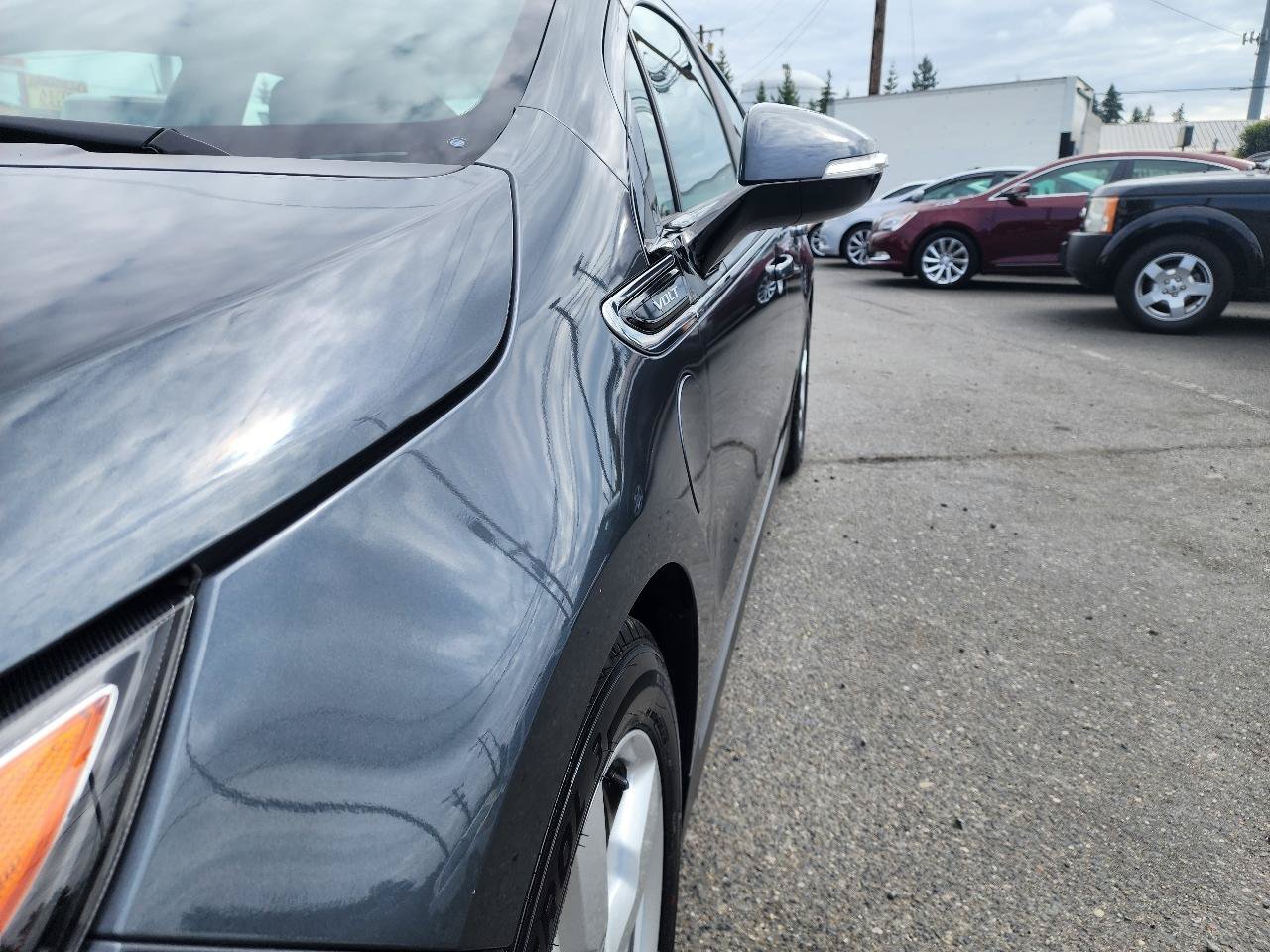 Used 2012 Chevrolet Volt FWD image 25