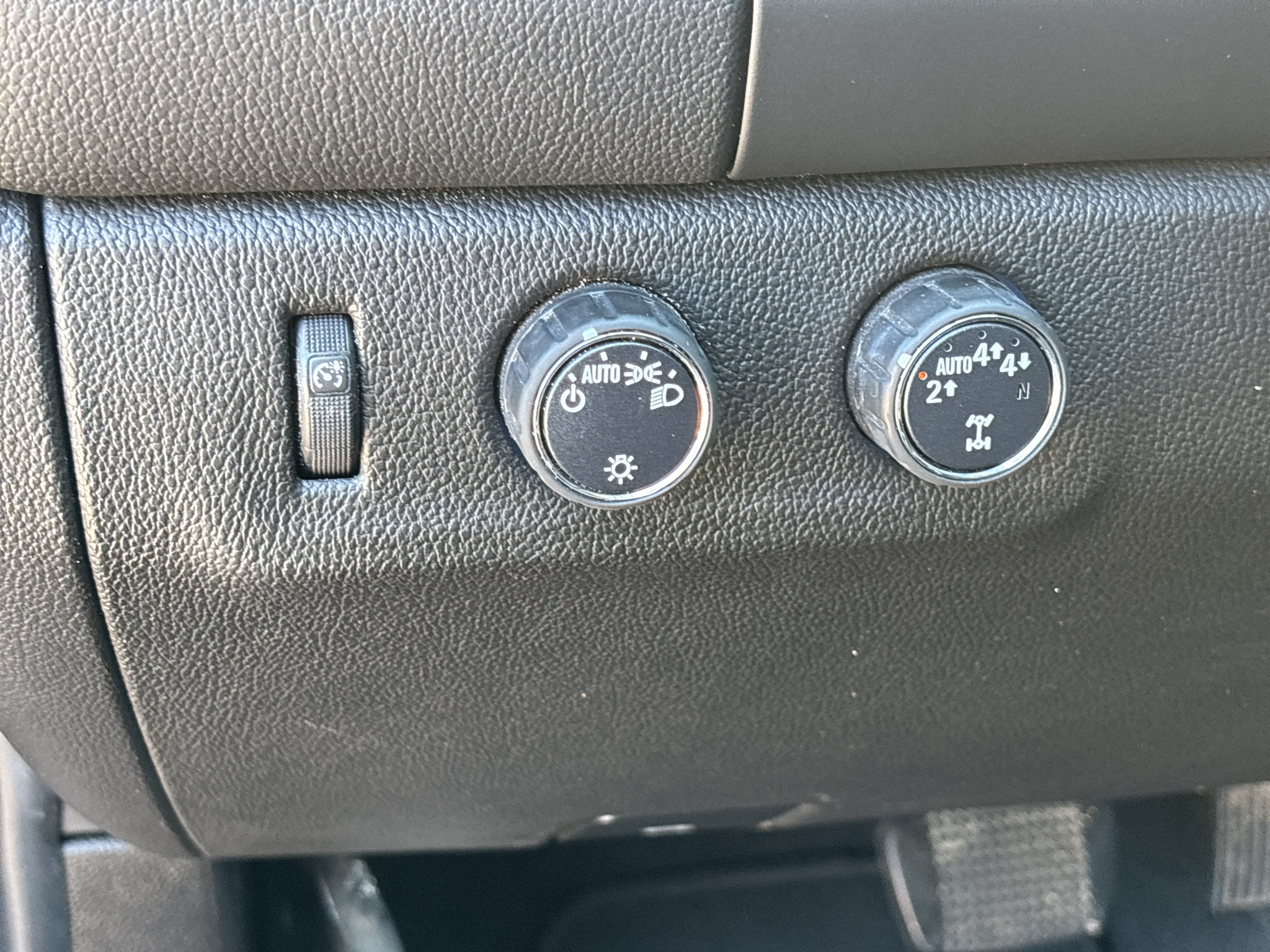 Used 2021 Chevrolet Colorado LT AWD/4WD image 16