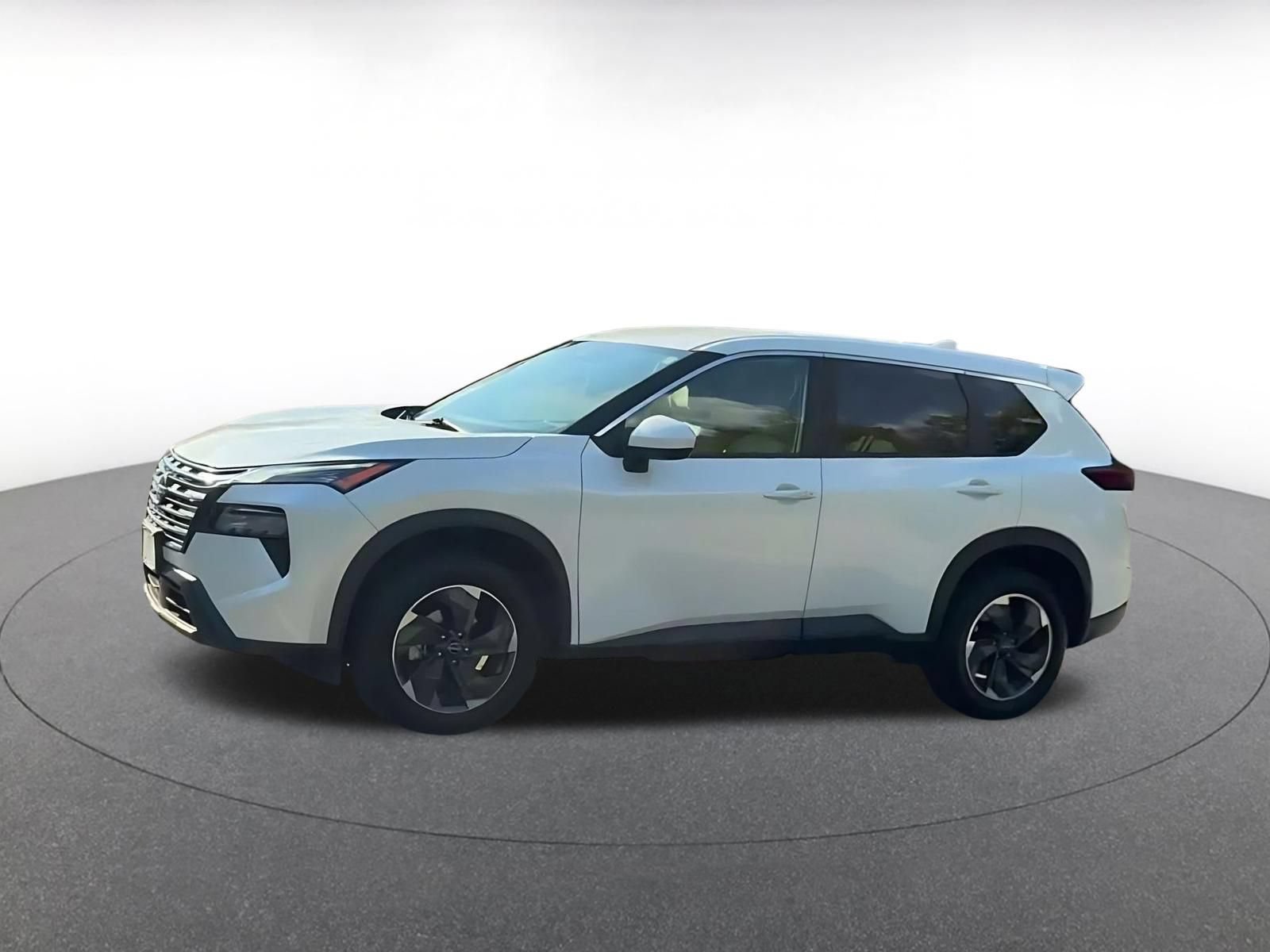 Used 2025 Nissan Rogue SV AWD/4WD image 7