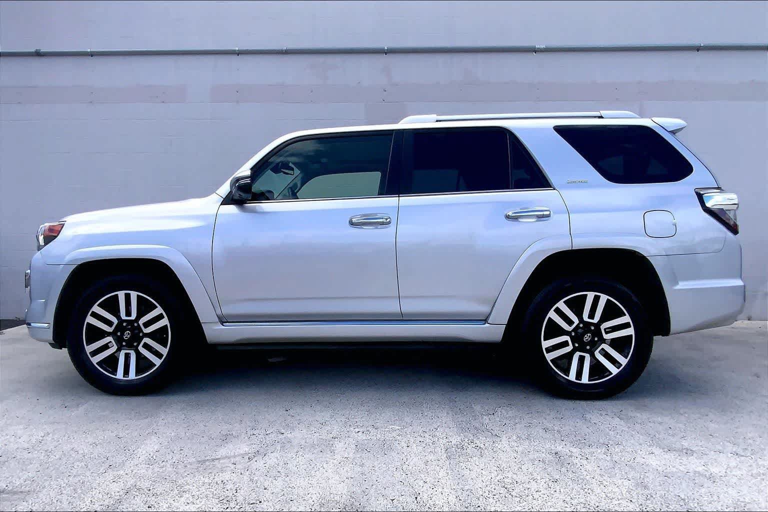 Used 2023 Toyota 4Runner Limited RWD image 3
