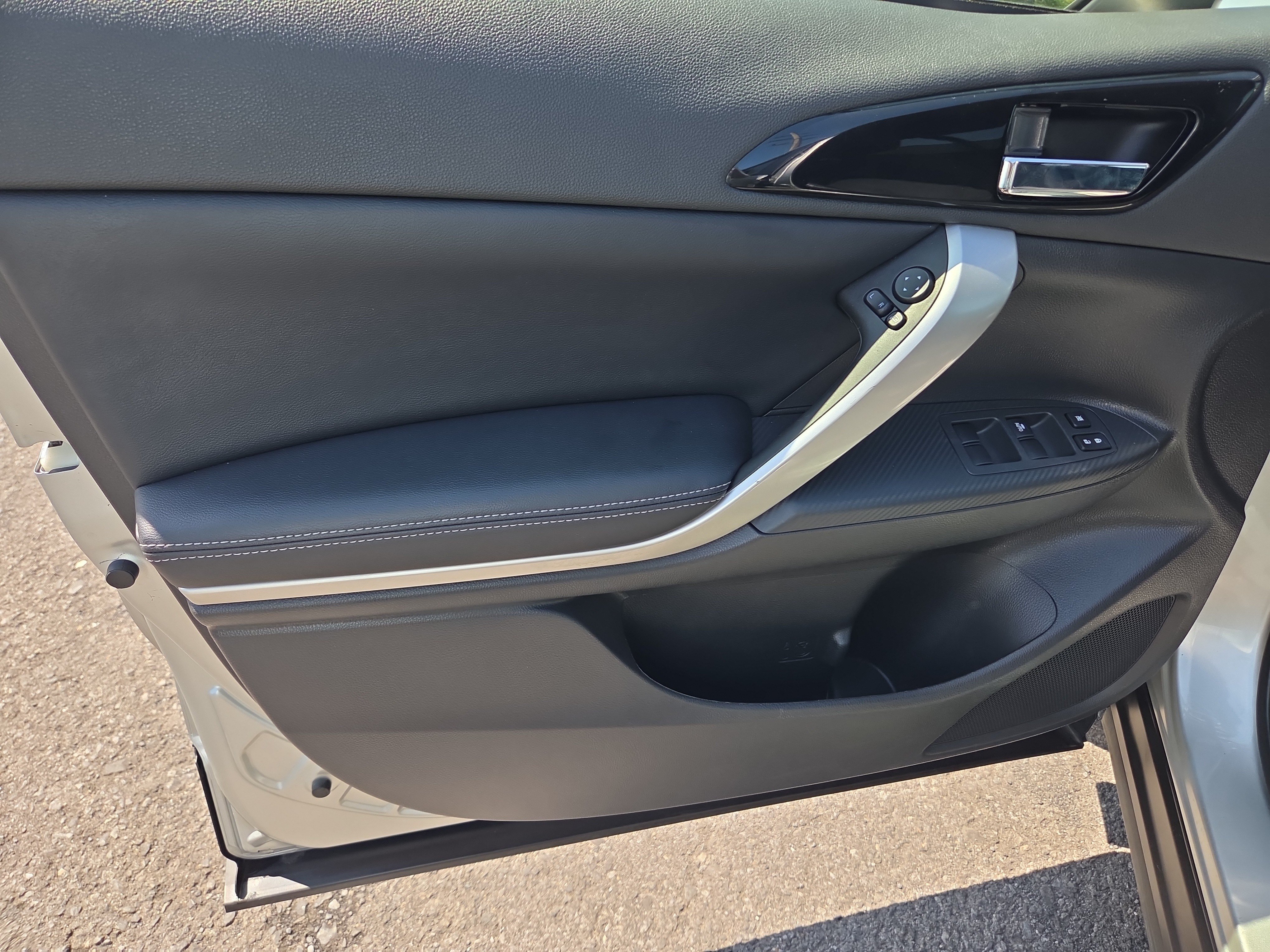 Used 2025 Mitsubishi Eclipse Cross SE AWD/4WD image 15