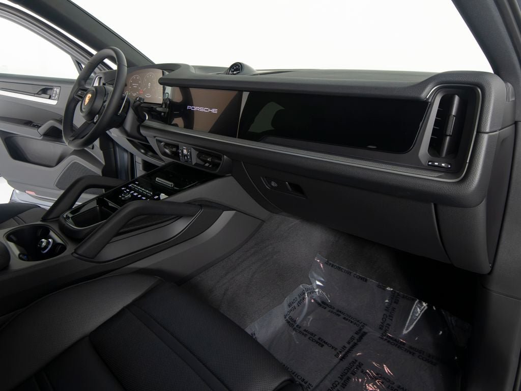New 2026 Porsche Cayenne Coupe AWD/4WD image 32