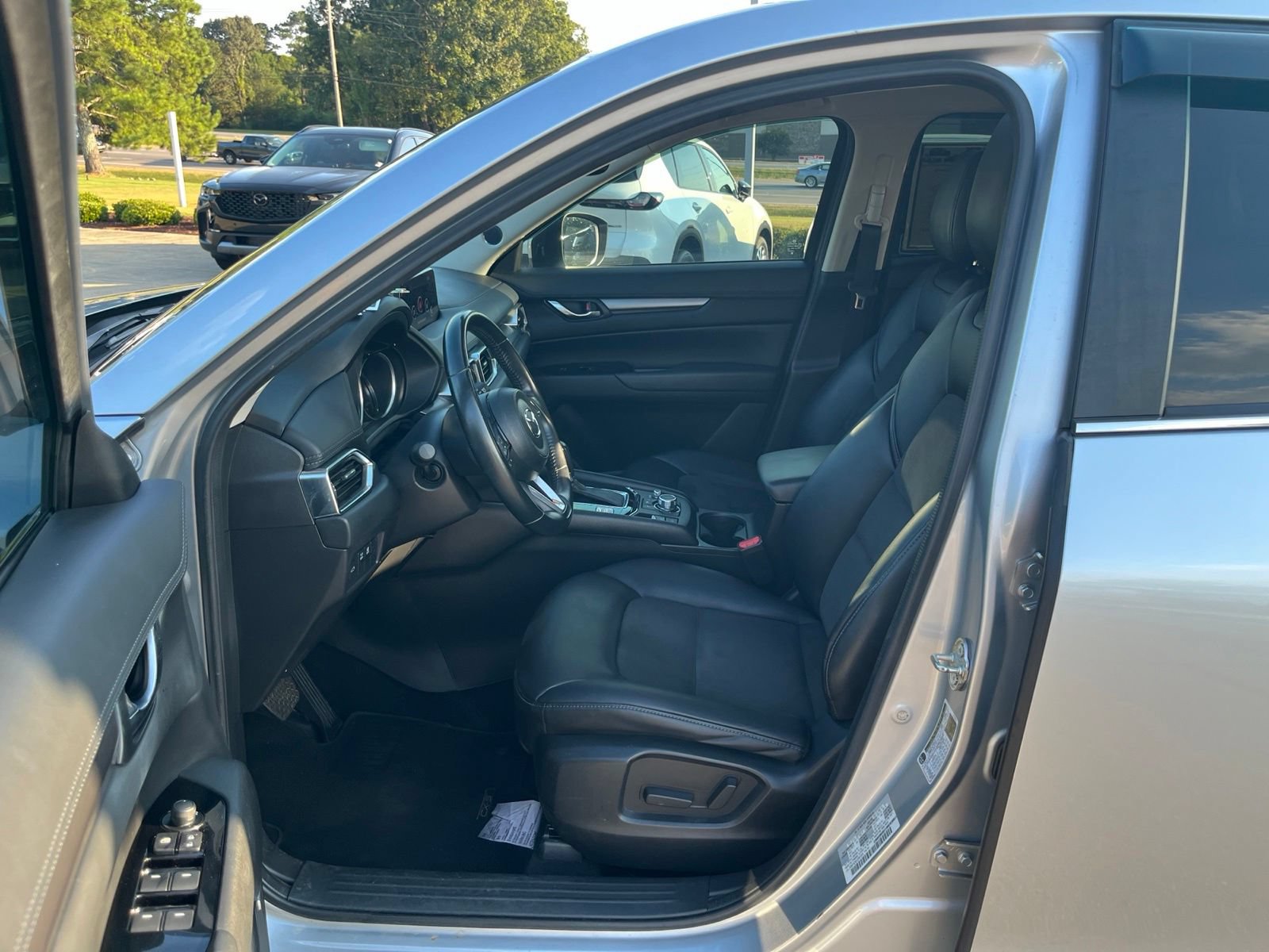 Used 2018 MAZDA CX-5 Touring w/ Preferred Equipment Package FWD image 28