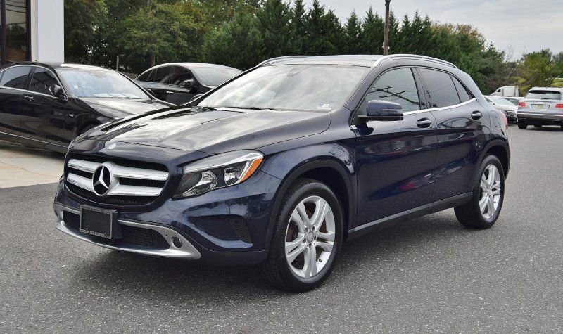Used 2017 Mercedes-Benz GLA 250 4MATIC image 2