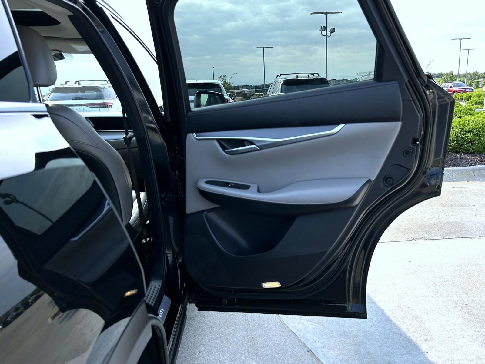 Certified 2025 INFINITI QX50 Luxe AWD/4WD image 17