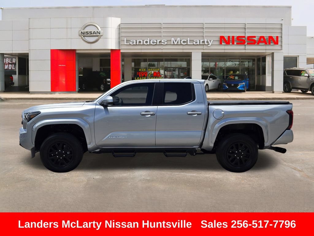 Used 2024 Toyota Tacoma SR5 AWD/4WD image 8