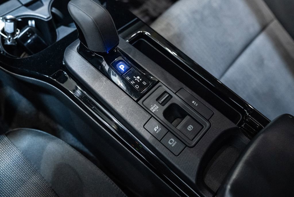 Used 2025 Toyota Prius LE image 28