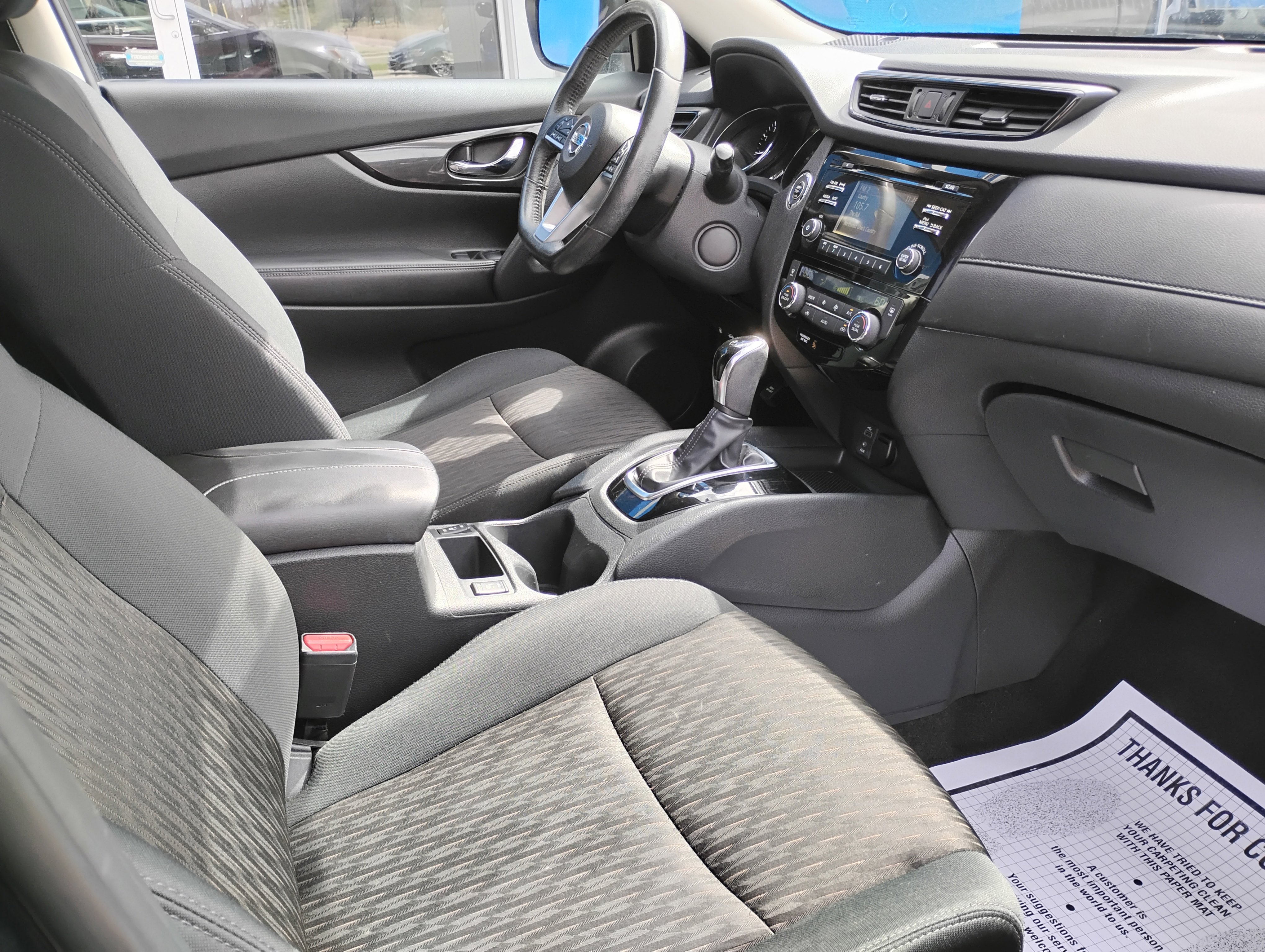 Used 2017 Nissan Rogue SV w/ Midnight Edition Package FWD image 12