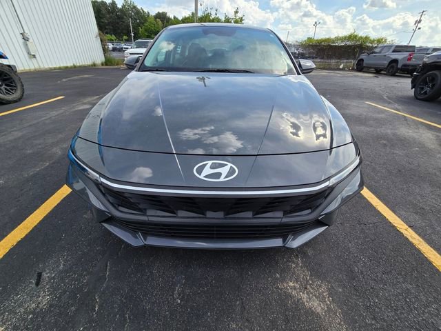 Used 2024 Hyundai Elantra SE image 12