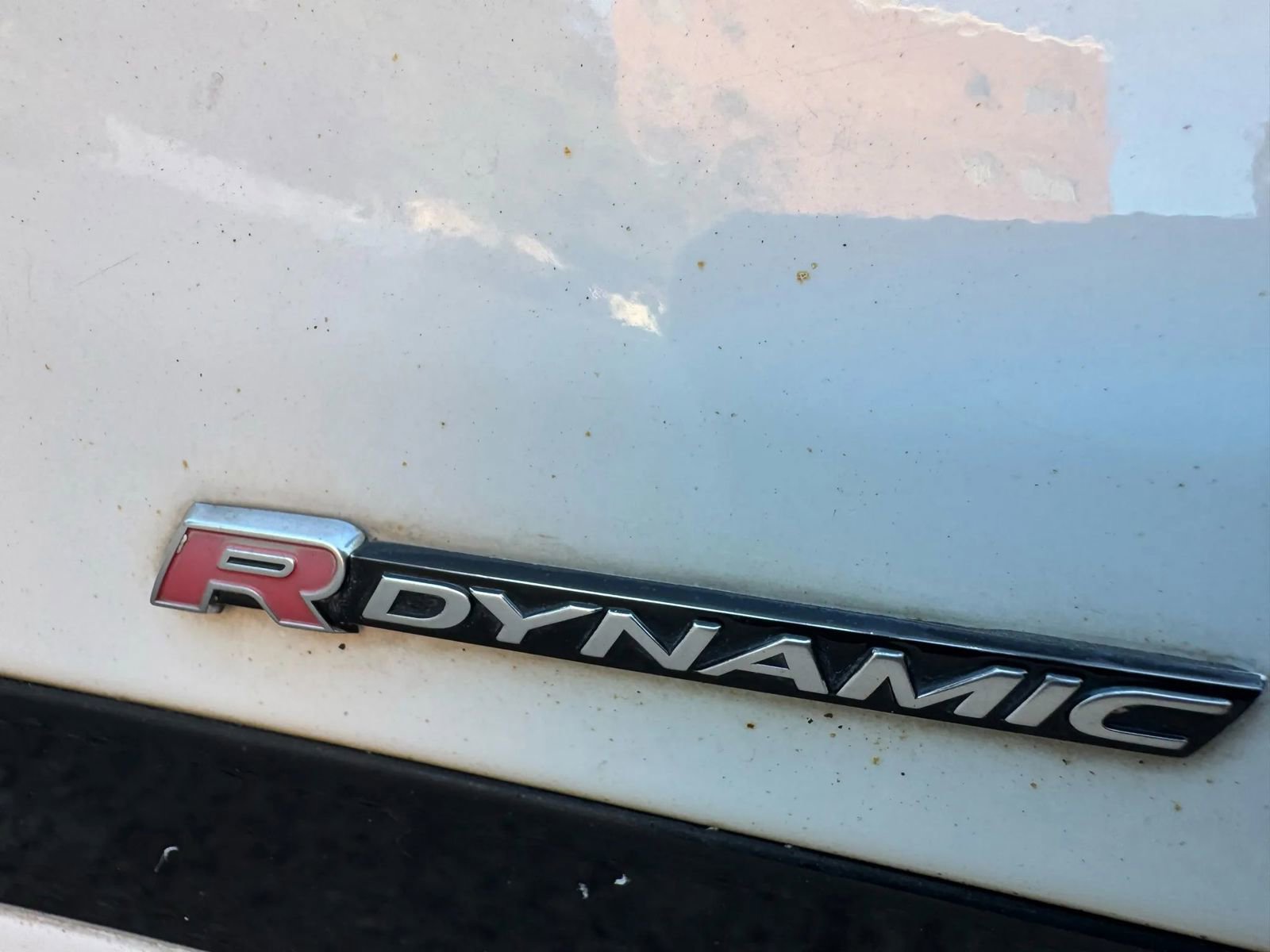 Used 2018 Land Rover Range Rover Velar R-Dynamic SE image 16