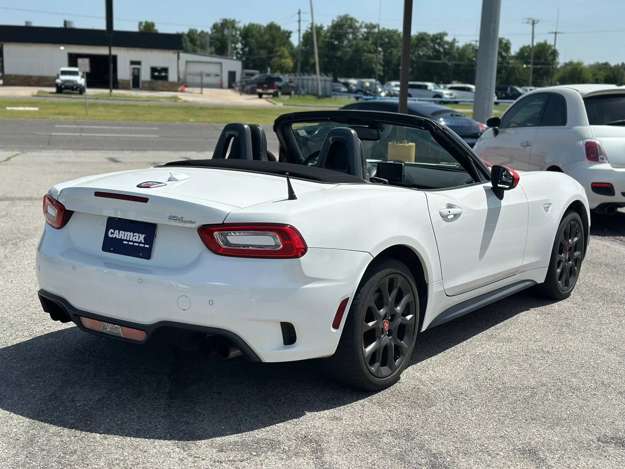 Used 2020 FIAT 124 Spider Abarth w/ Convenience Group RWD image 9