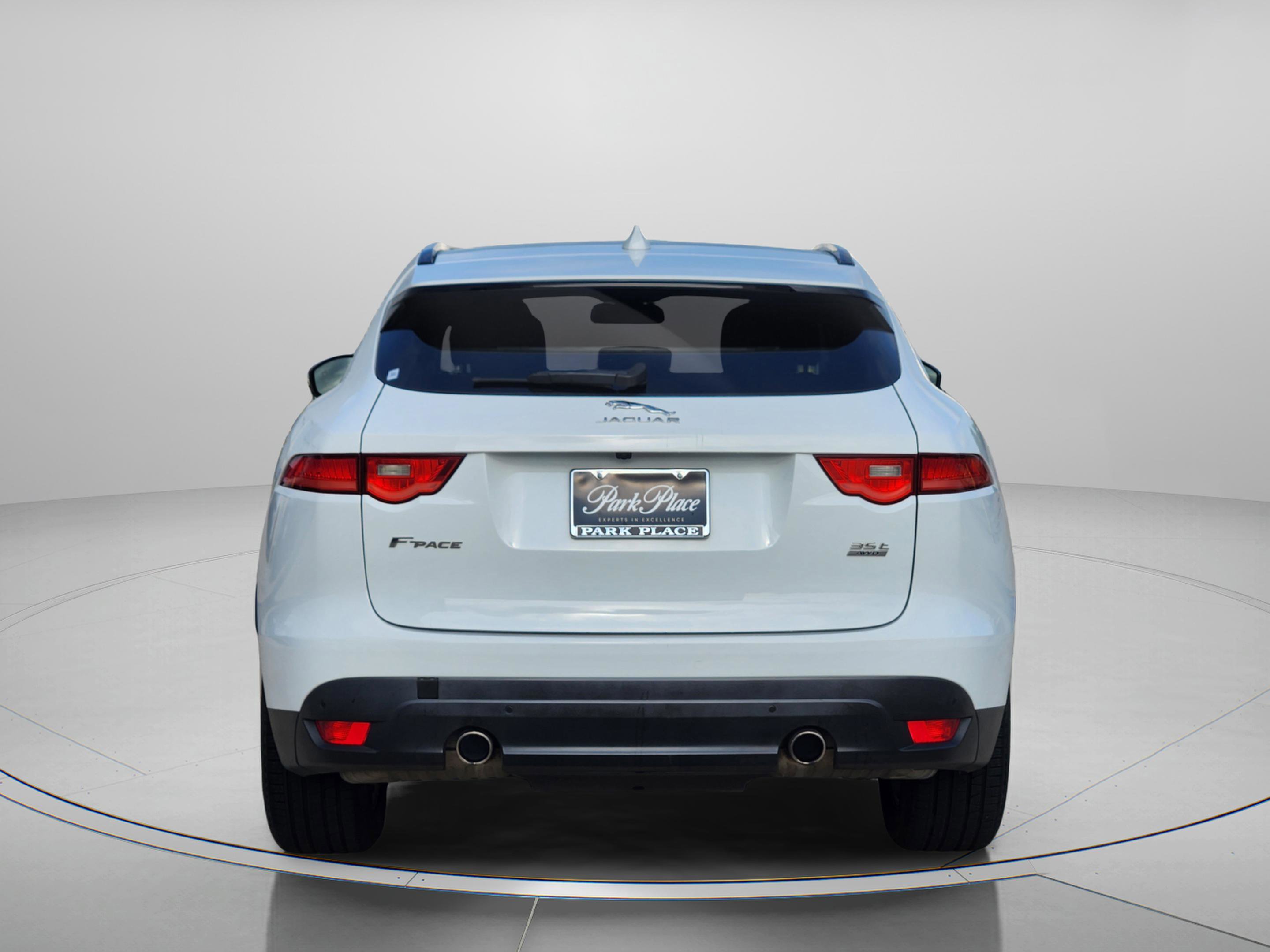Used 2017 Jaguar F-PACE Prestige image 4