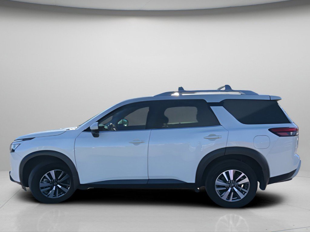 Used 2022 Nissan Pathfinder SL AWD/4WD image 12
