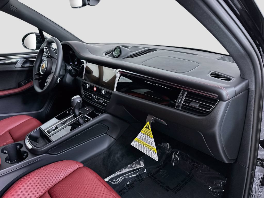 New 2026 Porsche Macan AWD/4WD image 31