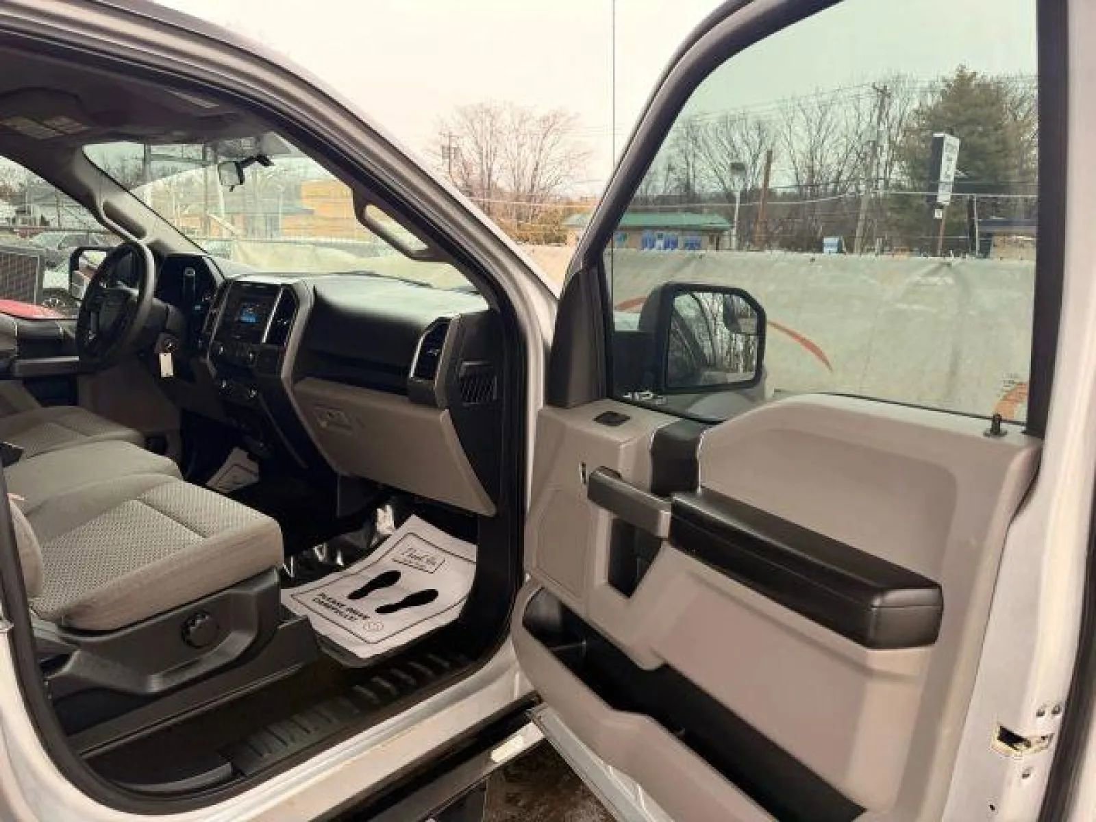 Used 2015 Ford F150 XLT image 18
