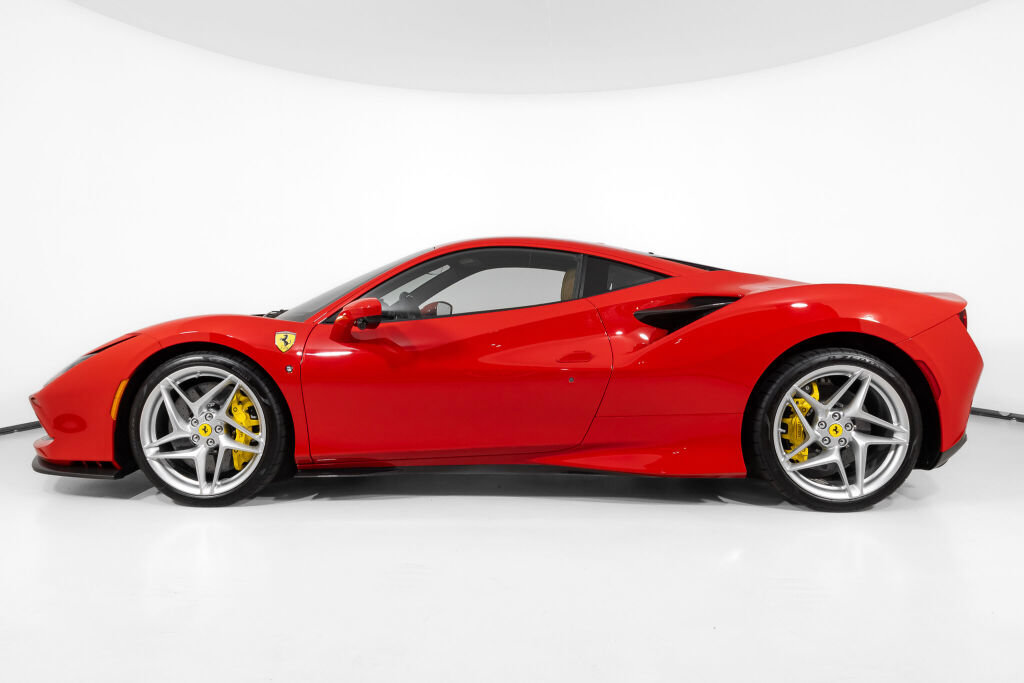 Certified 2022 Ferrari F8 Tributo RWD image 3
