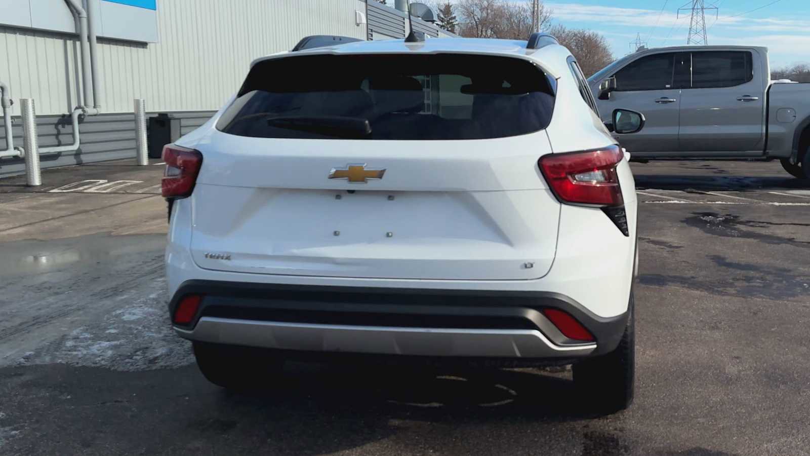 Certified 2024 Chevrolet Trax LT w/ Driver Confidence Package image 3