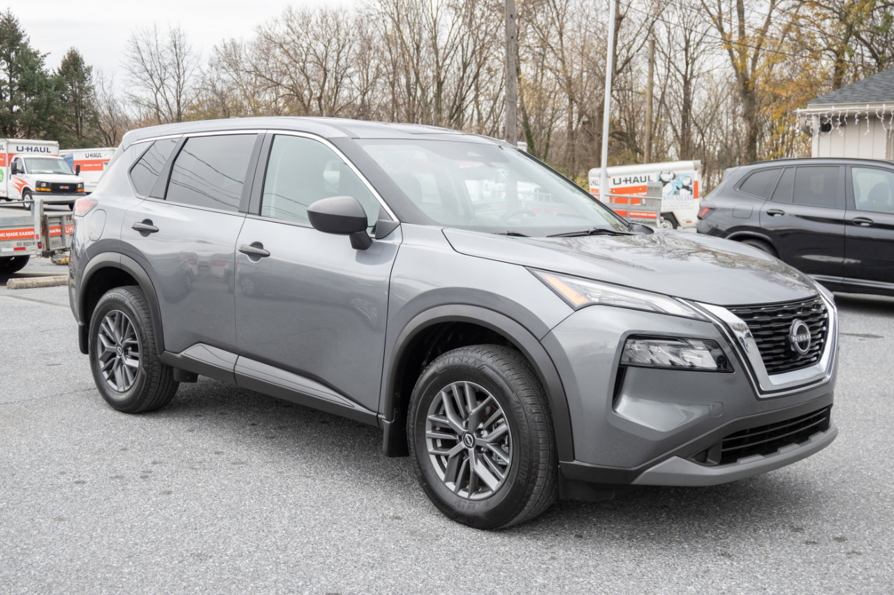 Used 2023 Nissan Rogue S image 4