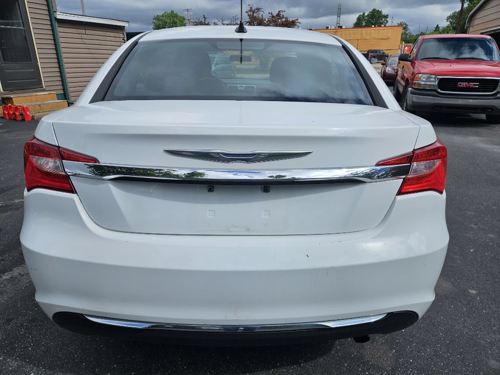 Used 2012 Chrysler 200 LX FWD image 8