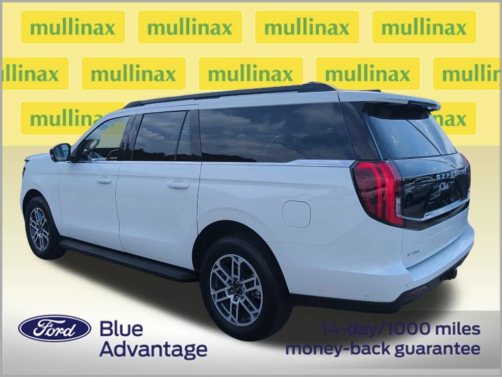 Used 2025 Ford Expedition Max Active RWD image 3