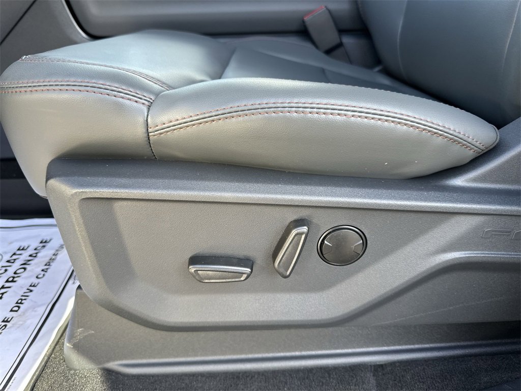 New 2025 Ford Expedition Active image 12