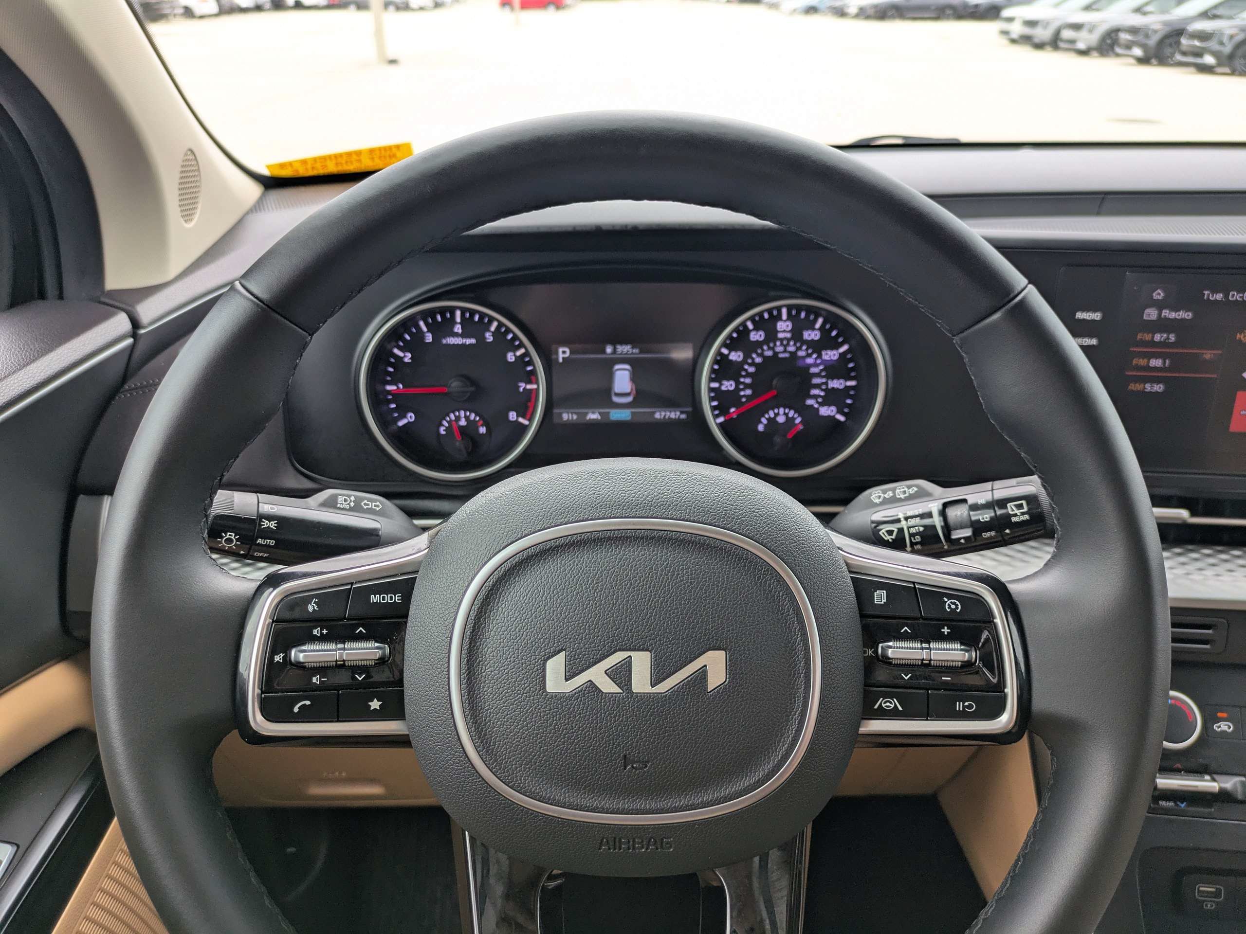 Certified 2022 Kia Carnival LX FWD image 25