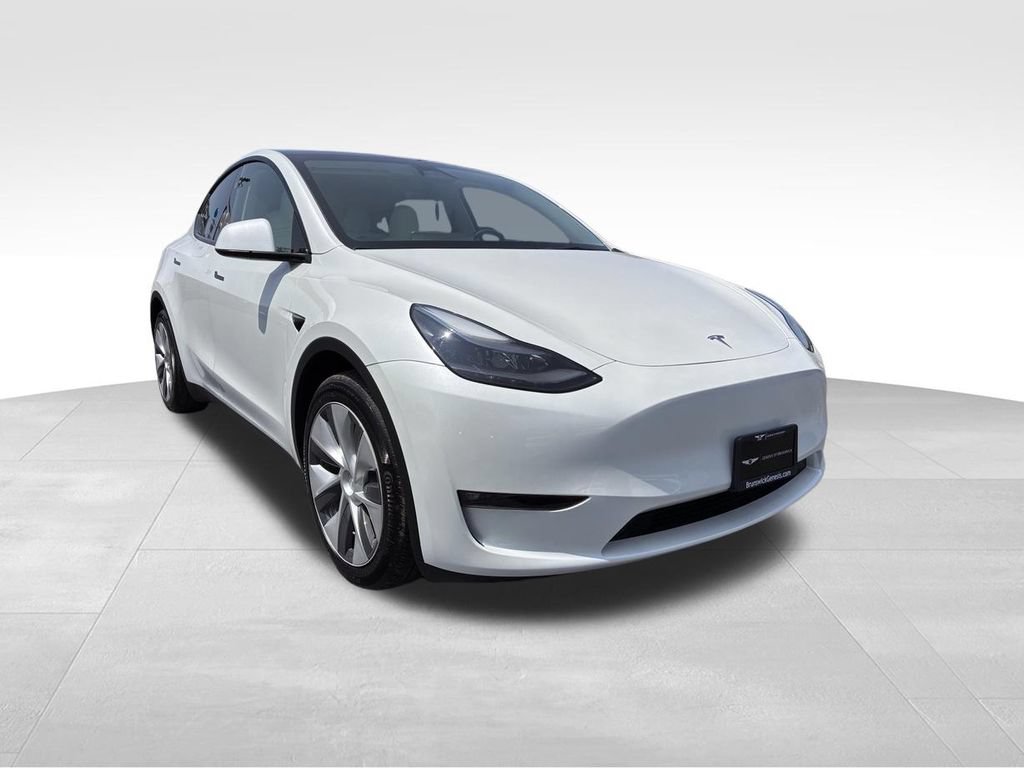 Used 2024 Tesla Model Y Long Range AWD/4WD image 1