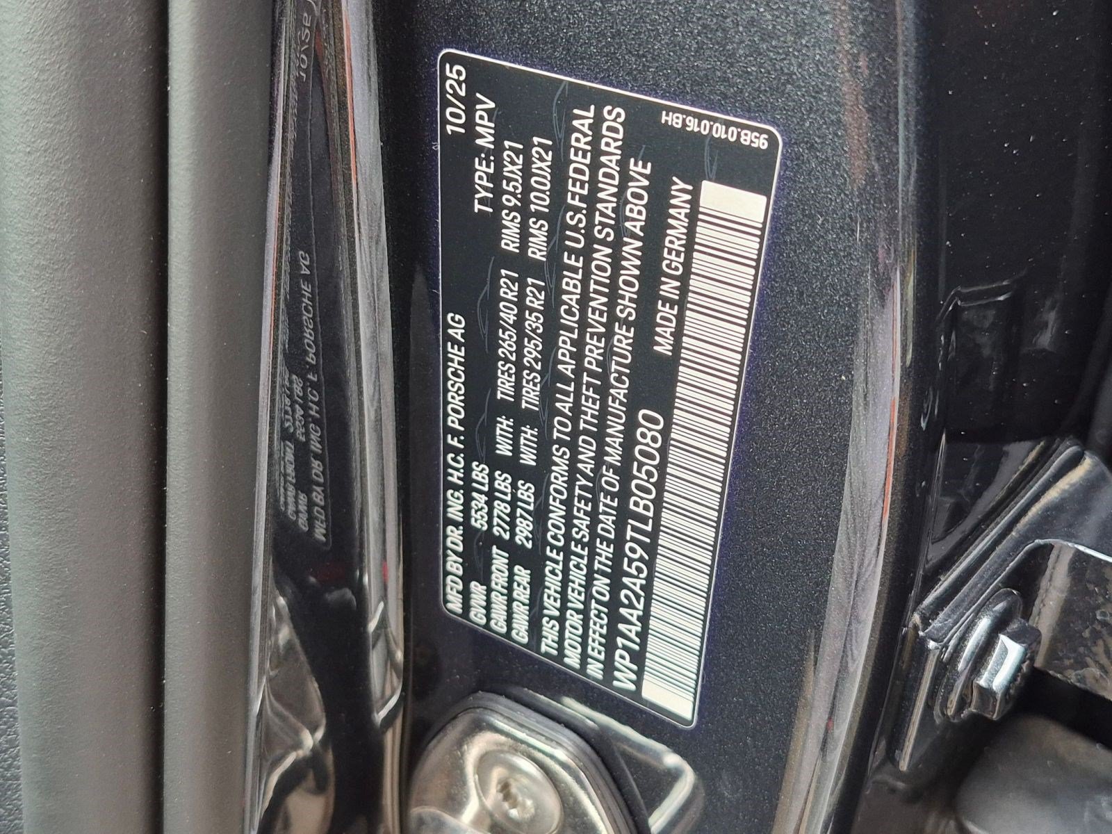 Certified 2026 Porsche Macan AWD/4WD image 28