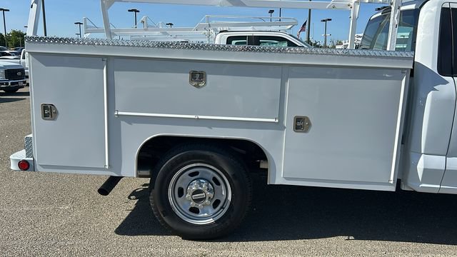 New 2026 Ford F350 XL w/ XL Chrome Package RWD image 4