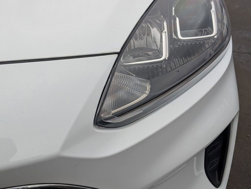 Used 2022 Ford Escape SE image 9