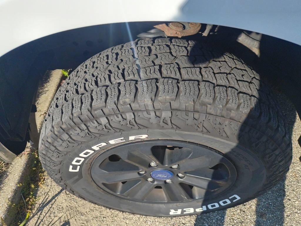 Used 2016 Ford F150 XLT AWD/4WD image 5