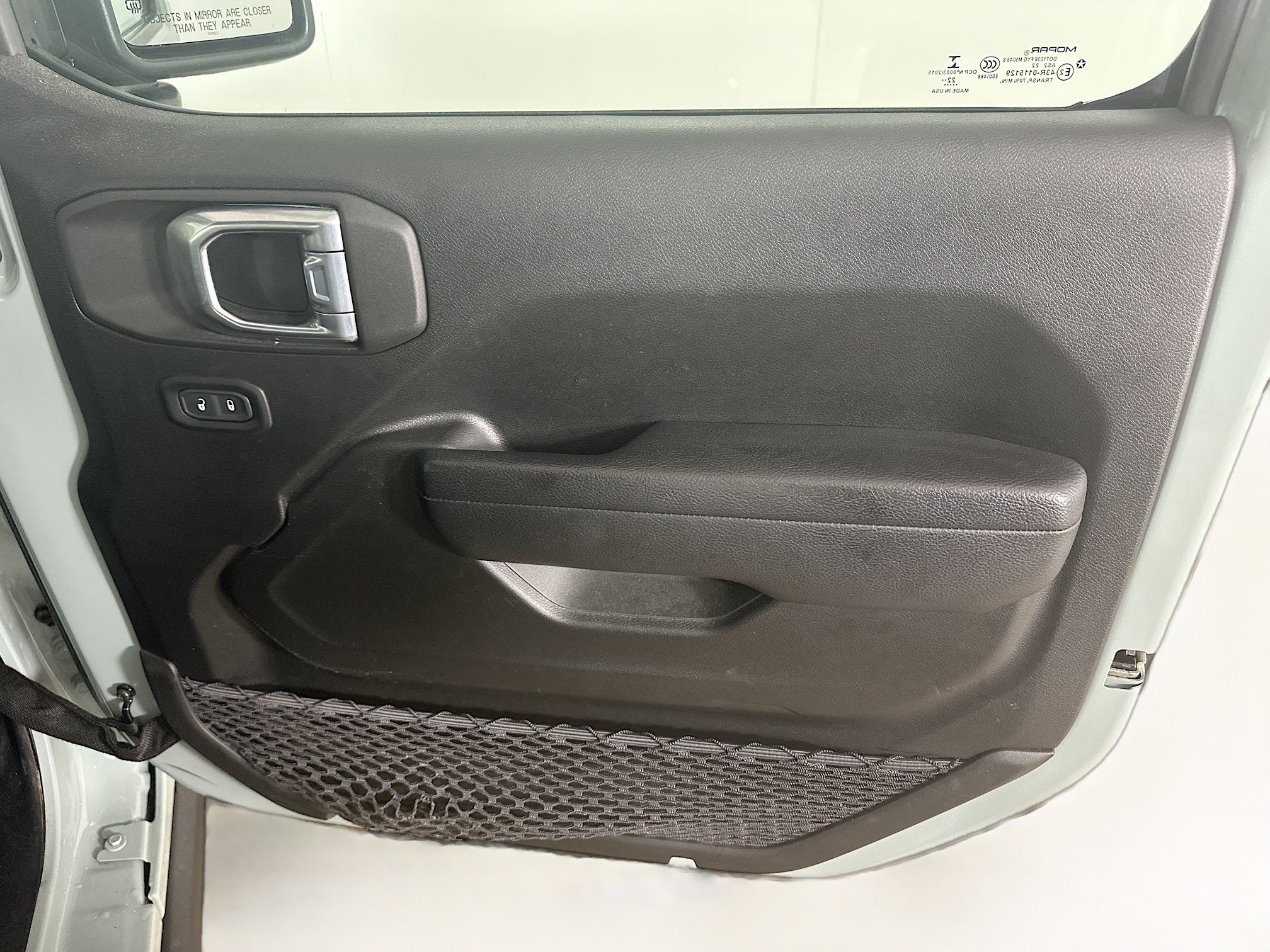 Used 2023 Jeep Wrangler Unlimited w/ Sun & Screen Package AWD/4WD image 31