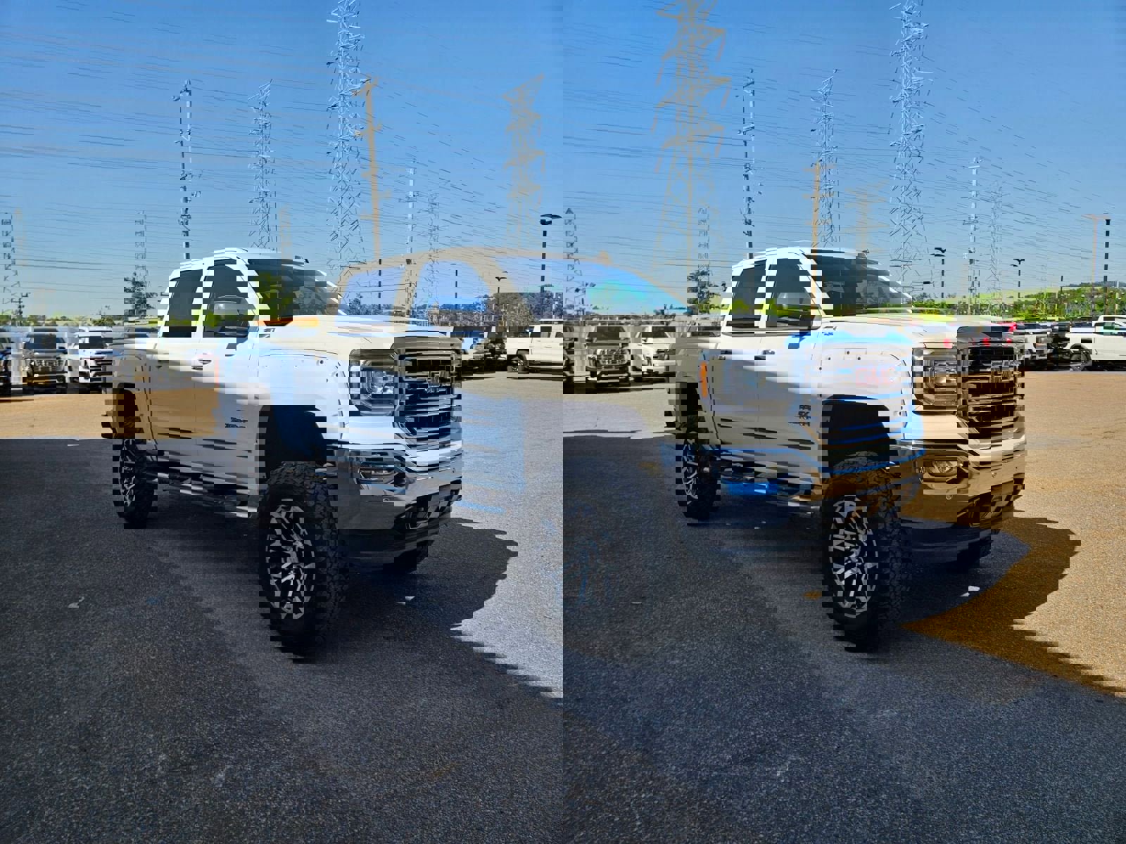 Used 2018 GMC Sierra 1500 SLT AWD/4WD image 8