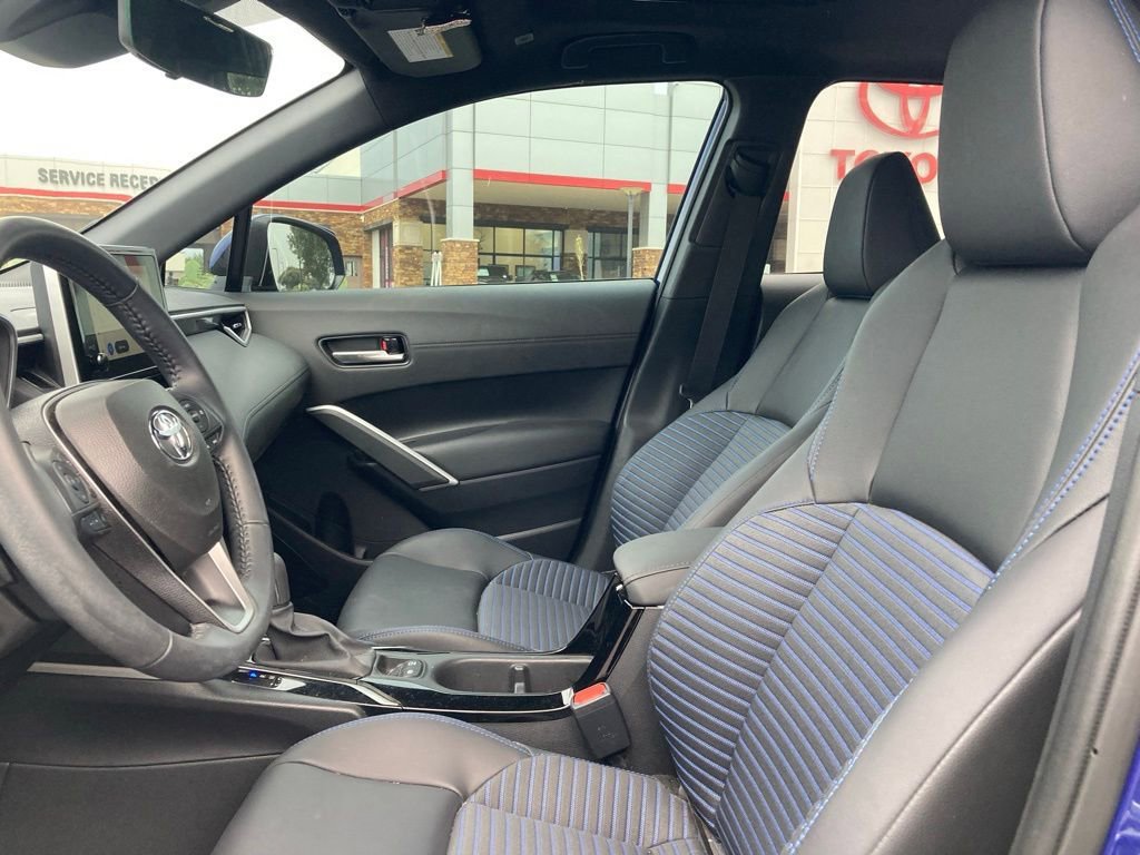 Used 2024 Toyota Corolla Cross XSE w/ Convenience Package AWD/4WD image 9