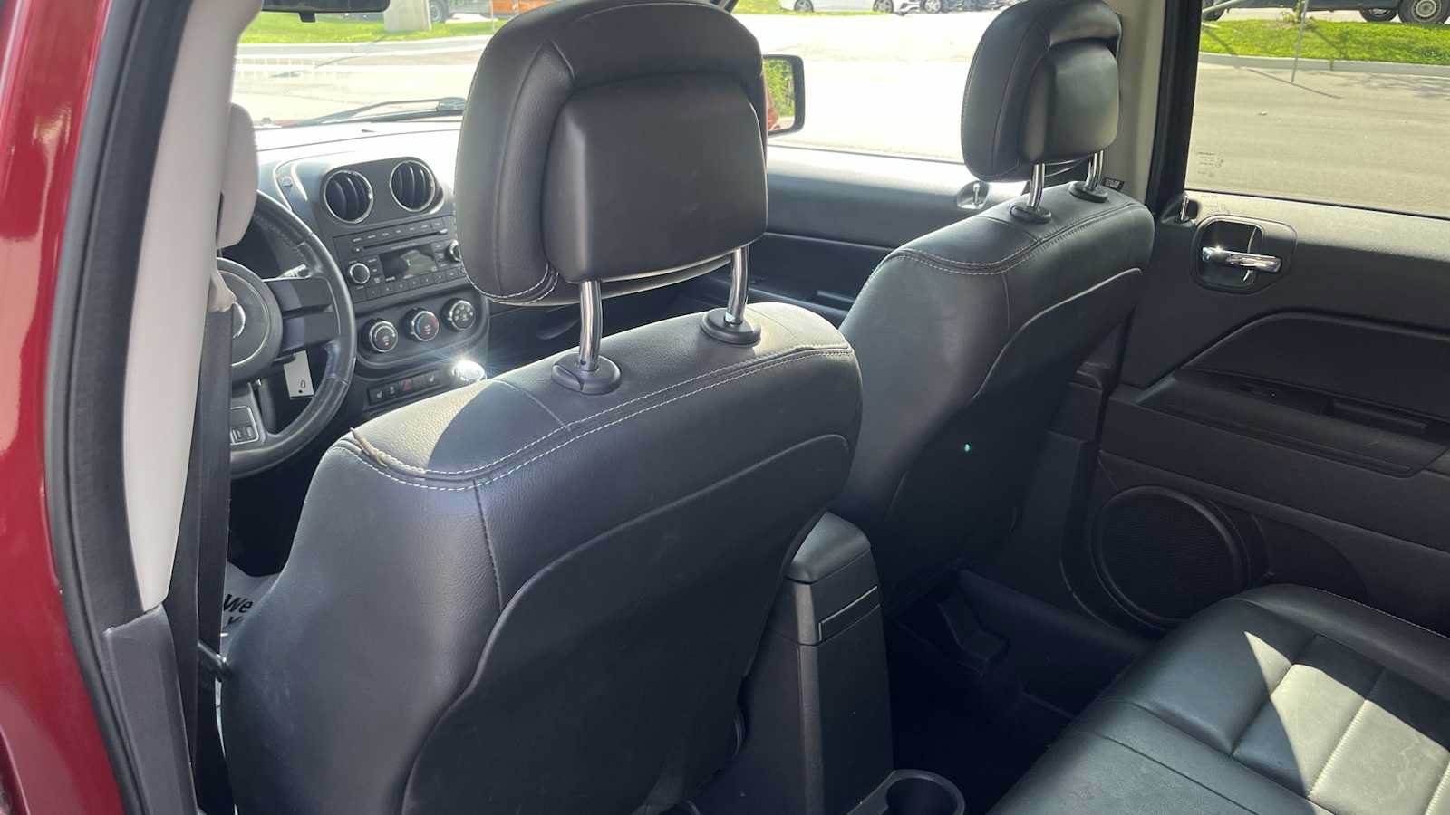Used 2015 Jeep Patriot High Altitude AWD/4WD image 30