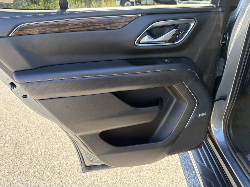 Used 2021 Chevrolet Tahoe Premier RWD image 14