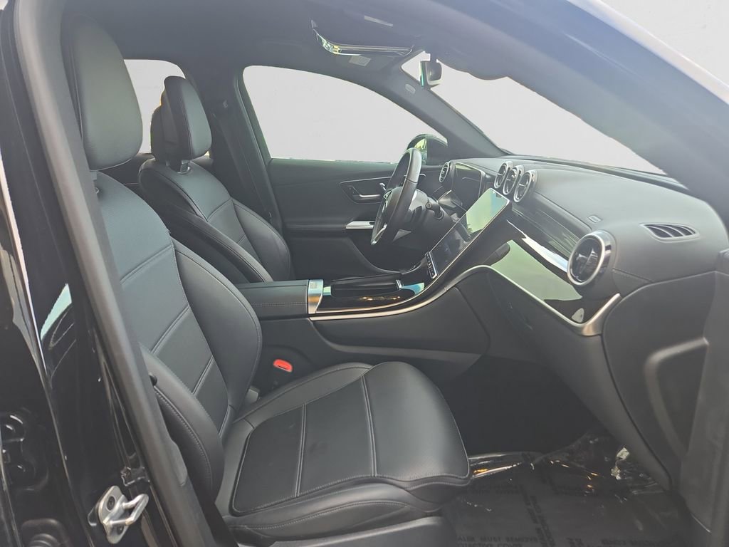 Used 2023 Mercedes-Benz GLC 300 4MATIC image 16