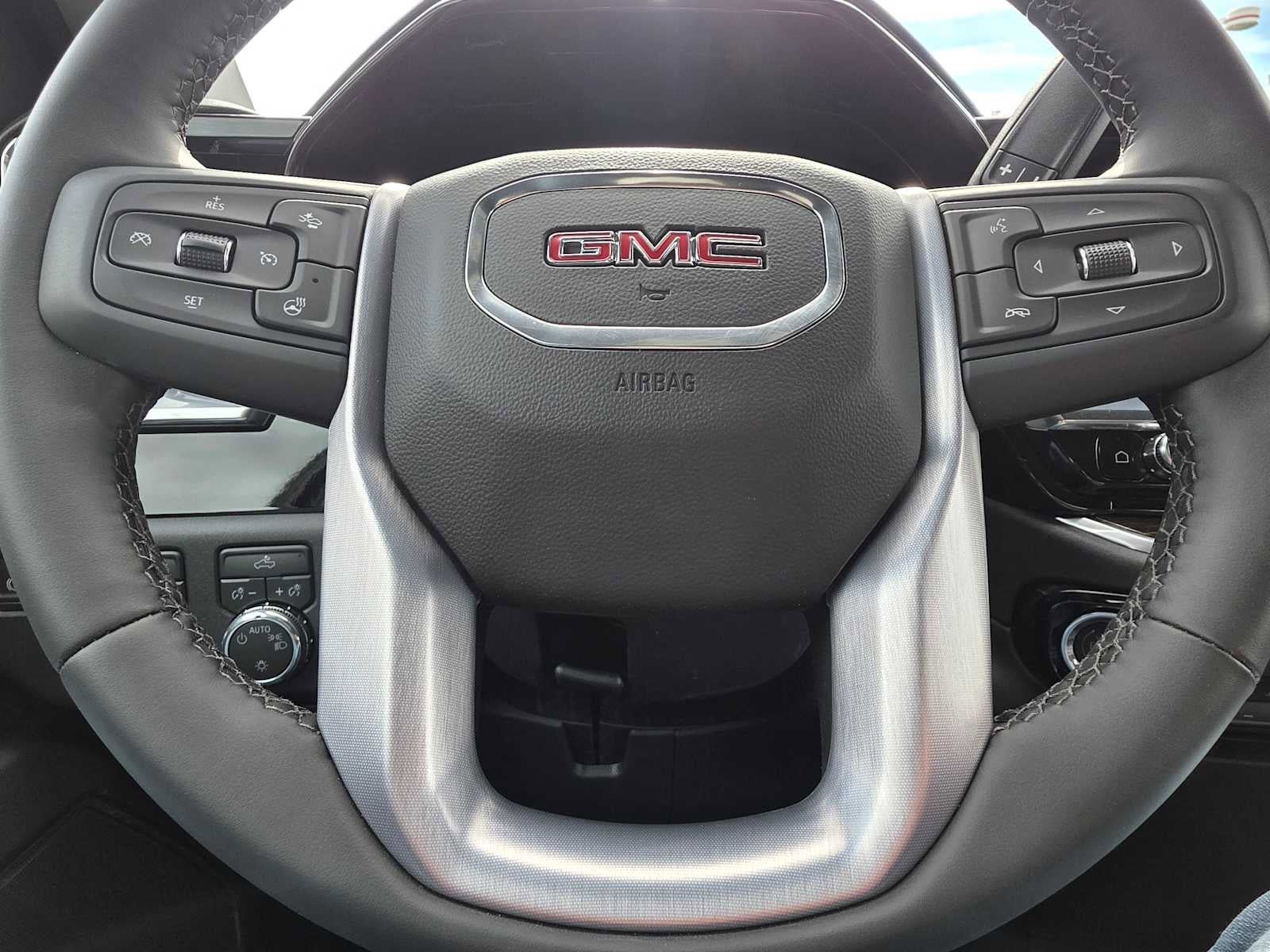 New 2026 GMC Sierra 1500 SLE w/ LPO, Black Badging Package AWD/4WD image 23