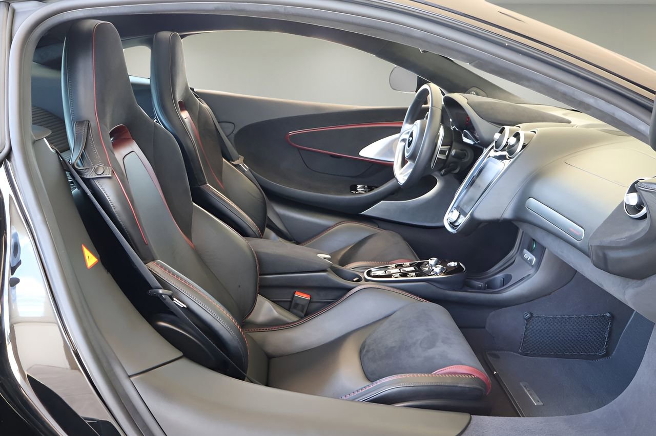 Used 2023 McLaren GT image 12